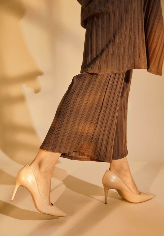Mangar&aacute; Beri Leather Pumps - 8.7Cm High Heel Beige 37