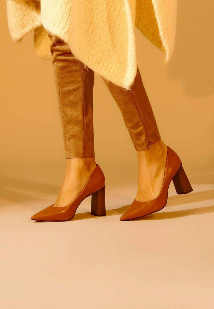 Mangar&aacute; Plinia Pumps Block Heel Brown 37