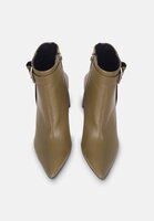 Mangar&aacute; Salvia Ankle Boot Heeled - Stylish Leather Footwear Green 40