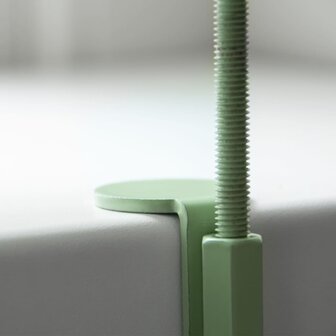 Plantenblad met klem rond L groen