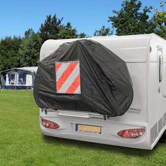 Fietshoes voor 2 fietsen achter gemonteerd rek met steekvak